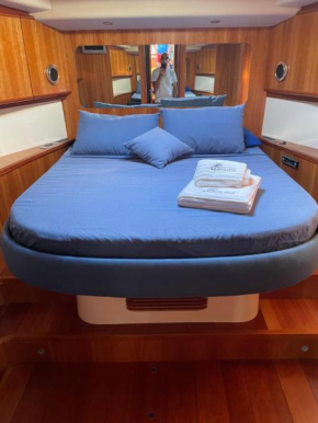 SeaGlide Boat & Breakfast